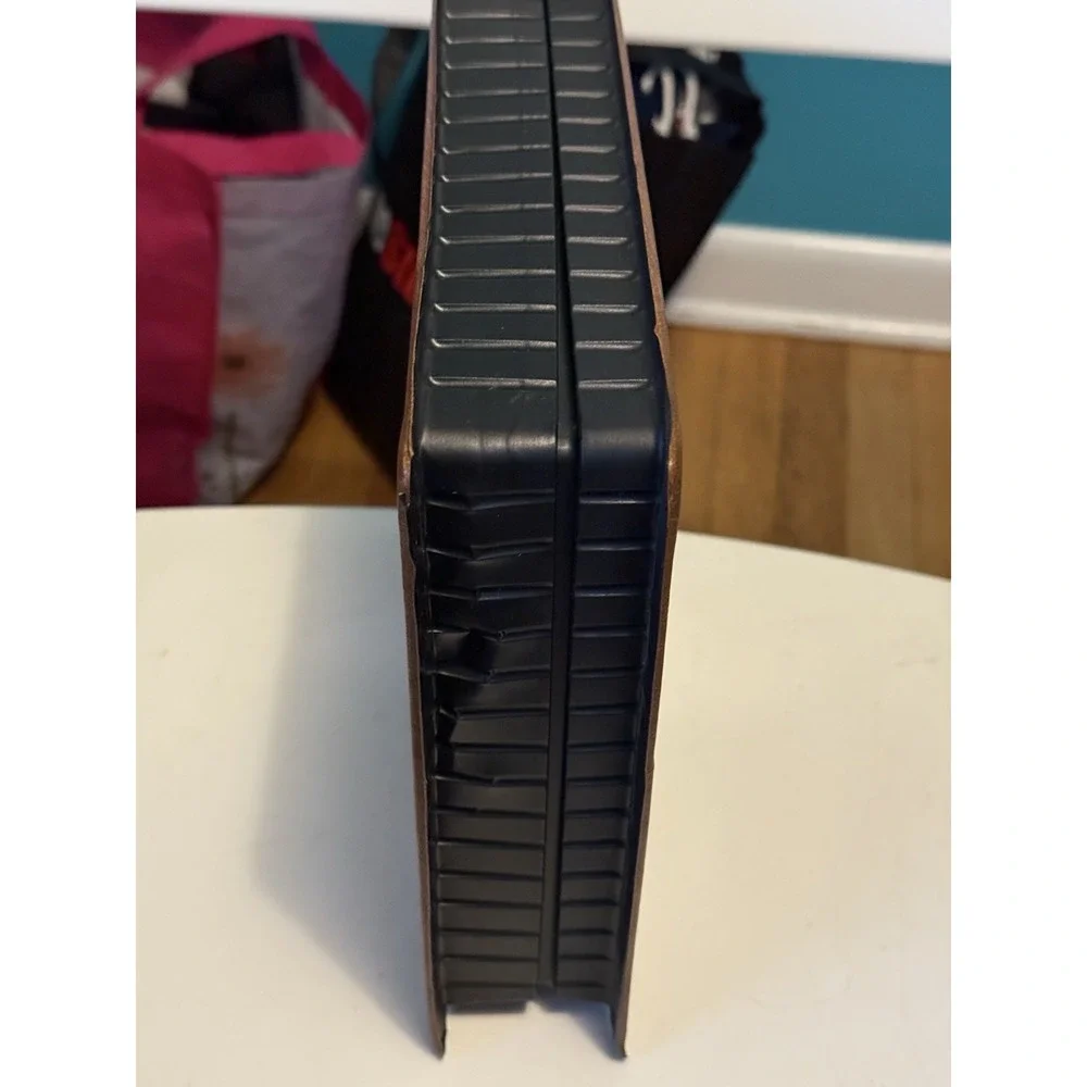 ATARI Game Cartridge Storage Holder Case - Holds 8 Comes With 8 Games